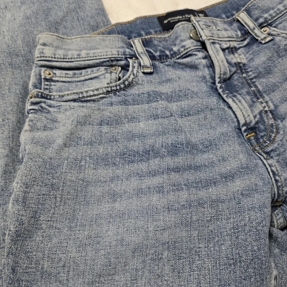 Abercrombie & Fitch Skinny Stretch Jeans, Light Destructed Wash, Sz 30/32, EUC! - Picture 3 of 13